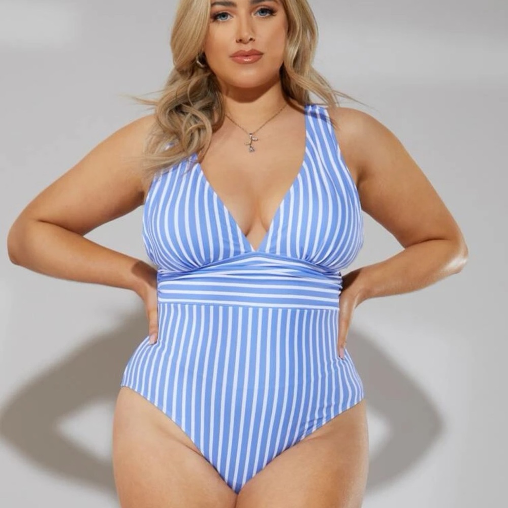 NWOT PLUS SHEIN ONE PIECE SWIMSUIT